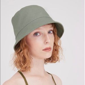 Green bucket hat girlfriend collective
